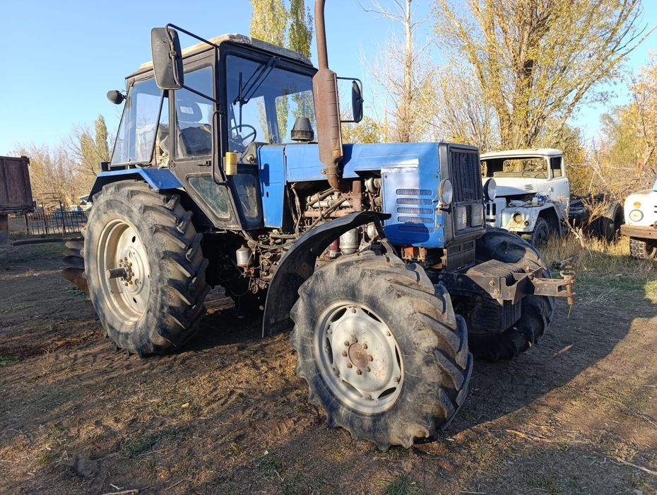 Трактор Мтз 1221