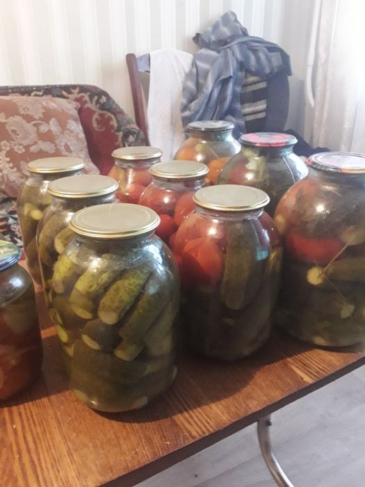Продам  соленье .Помидоры.Огурцы.