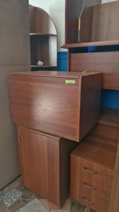 Продам мебель офисную.