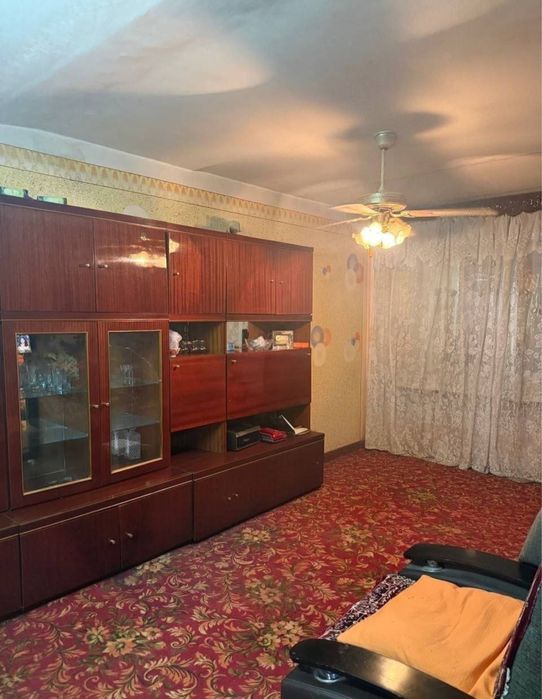 Продается  Чиланзар 24 2-4-5  кирпич, балкон 2х6 ор. Алмаз Своя