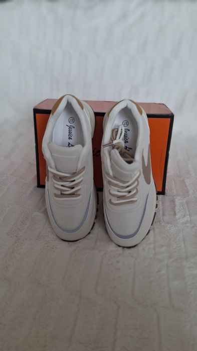 Adidași noi dama mărimi de la 36 la 40!