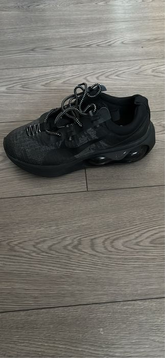 Adidasi noi nike