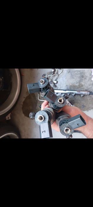 Kit injectie injectoare bmw e90f10f11f20f30f31f32f36 f25x3 143 184 cai