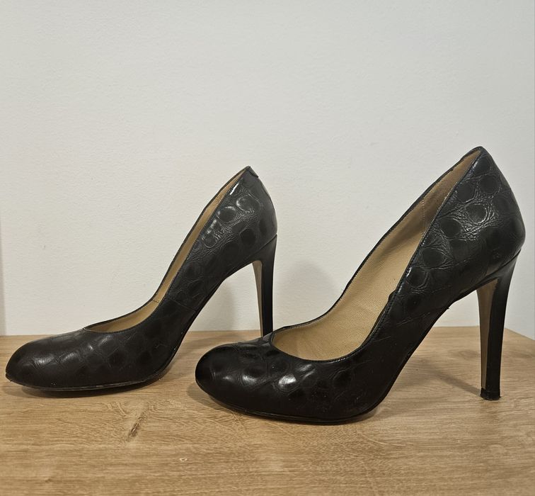 Високи токчета на Bata