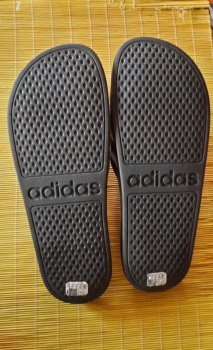 Джапанки adidas черни нови номер 46 но отговарящ на 44