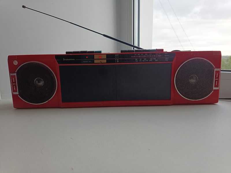 Магнитола International.