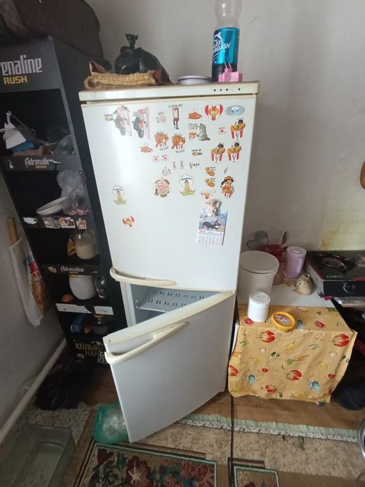 Холодильник продаем