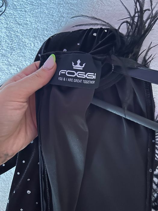 Vând/ Închiriez rochii pentru diferite evenimente