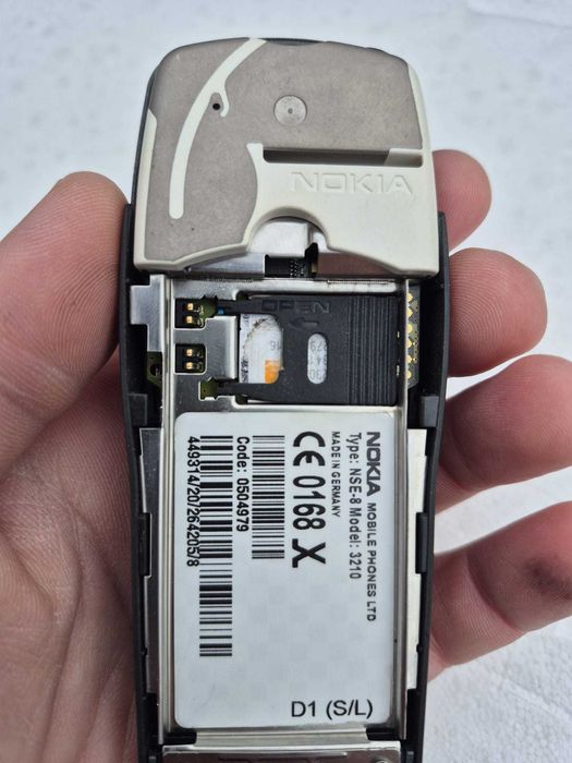 Nokia 3210 impecabil ca NOU
