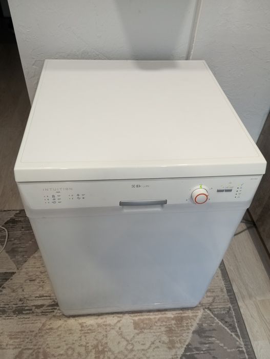 Продам посудомоечную машину