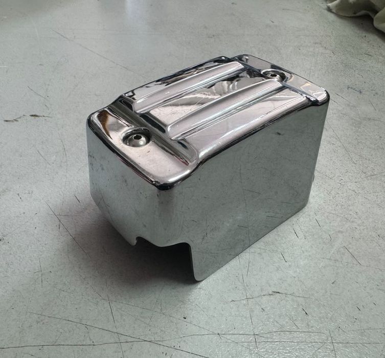 Протектор / предпазител KURYAKYN за предна спирачна помпа за Harley Davidson