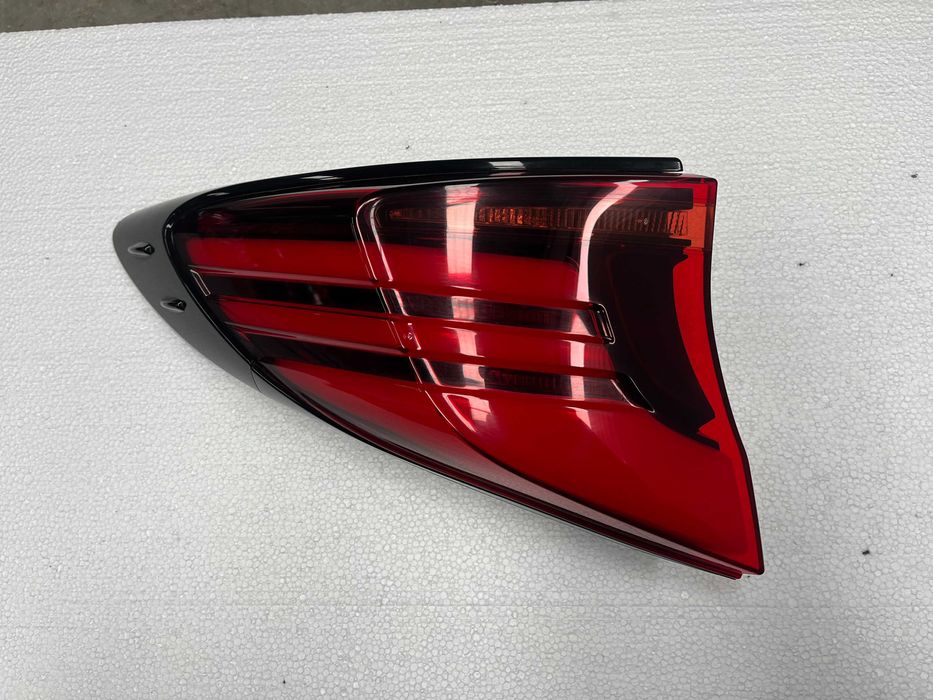 Ляв външен LED стоп за Toyota C-HR хибрид 2021/2023