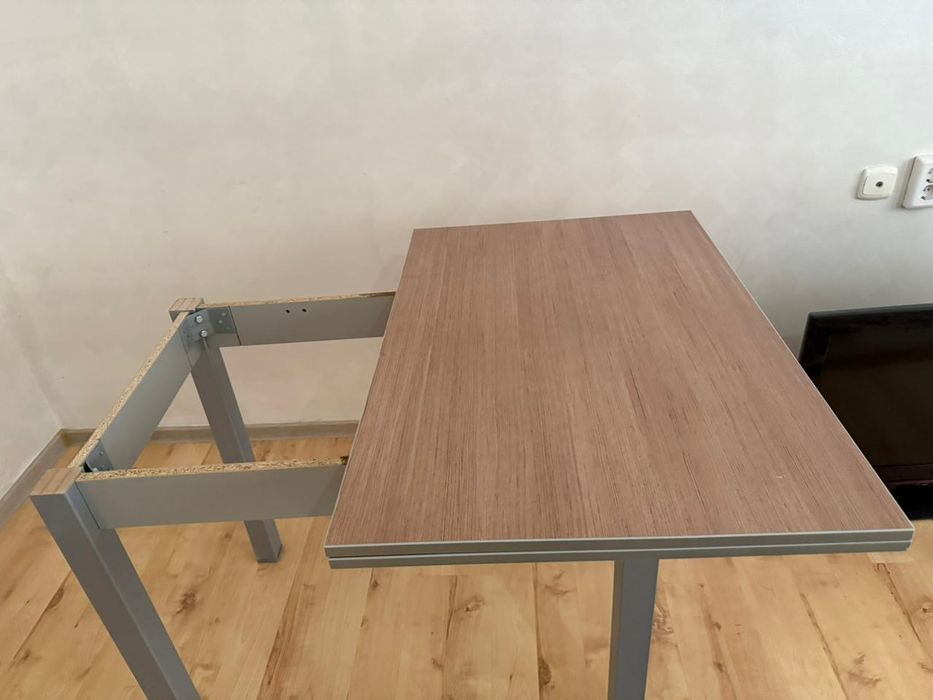 Продается стол-трансформер в отличном состоянии