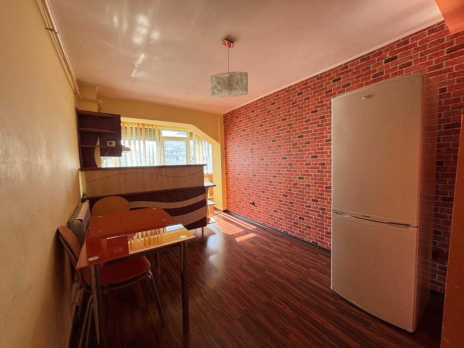Apartament 2 camere, util 54 mp + balcon 9 mp, Centrul Civic Brăila
