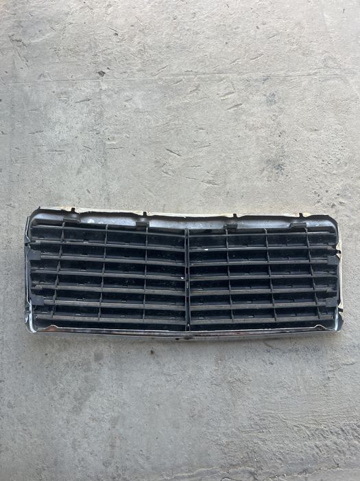 Продам решотку на 124,мерс,ешка