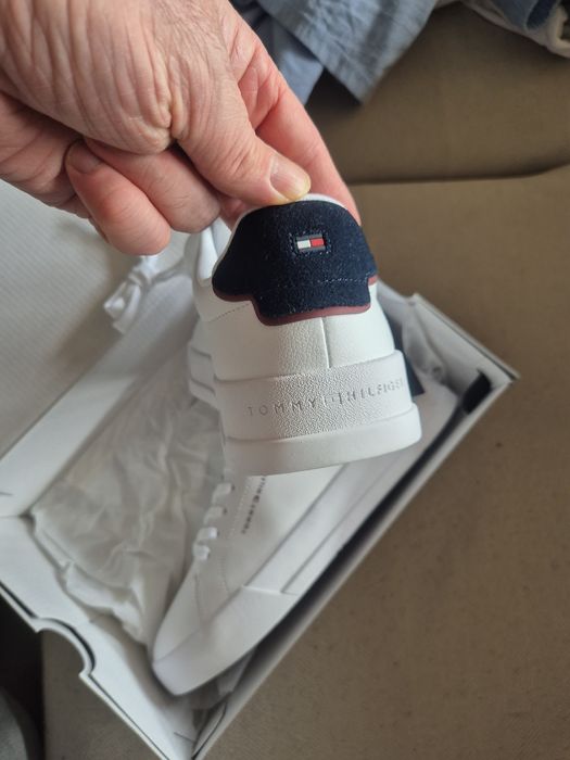 Нови бели сникърси  Tommy Hilfiger, размер 41