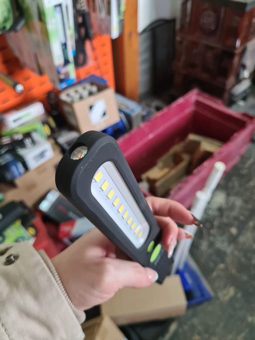 Lanterna led service subtire-700Lumeni.Magnet tare.Subtire.Impact