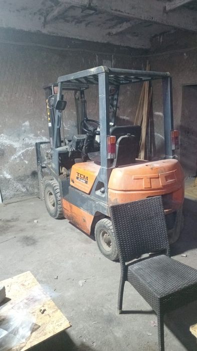 Вилочный погрузчик