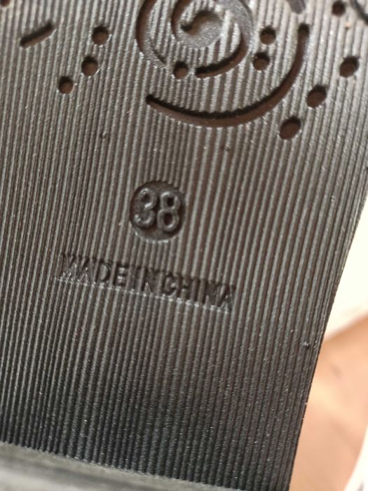 Botine de damă negre, tricotate, slim, cu vârf rotund, elastic. Nr 38