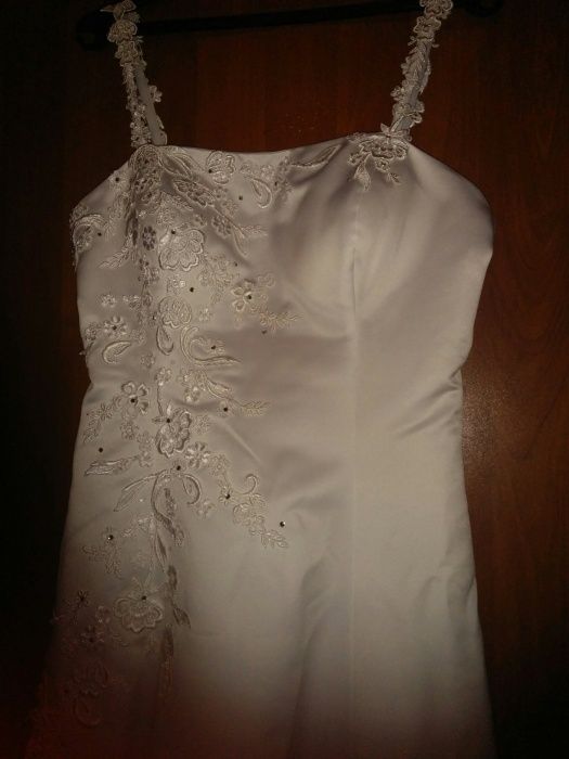 Esti inalta ,suplă și esti in cautarea unei rochii de mireasă ieftina