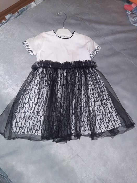 Продам платье на девочку