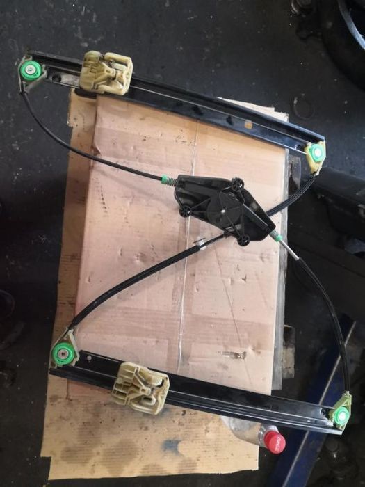 Macara Ușa Stânga Fata Audi A4 B8 perfect Funcțională