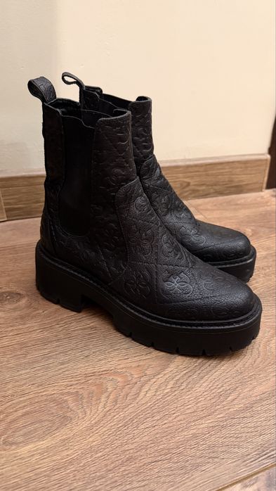 Дамски боти Guess