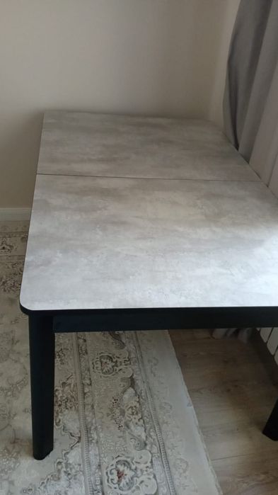 стол квадратный новый