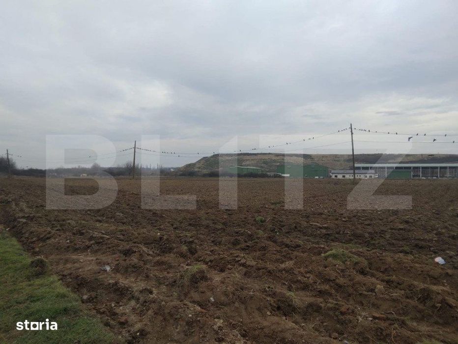 Teren intravilan de 13.000 mp, zona Parcul Tineretului