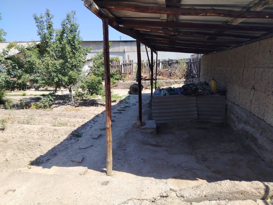 O'rta Chirchiq tuman Kuchlik MFY Uchastka sotiladi 4xona uyi bilan yer