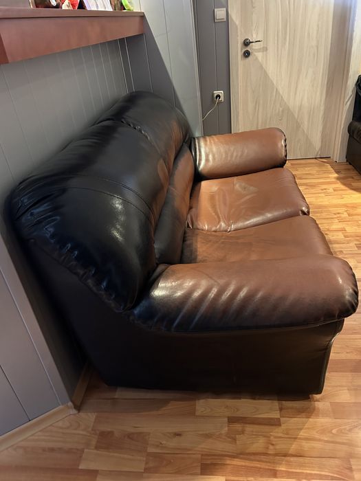 Черен диван