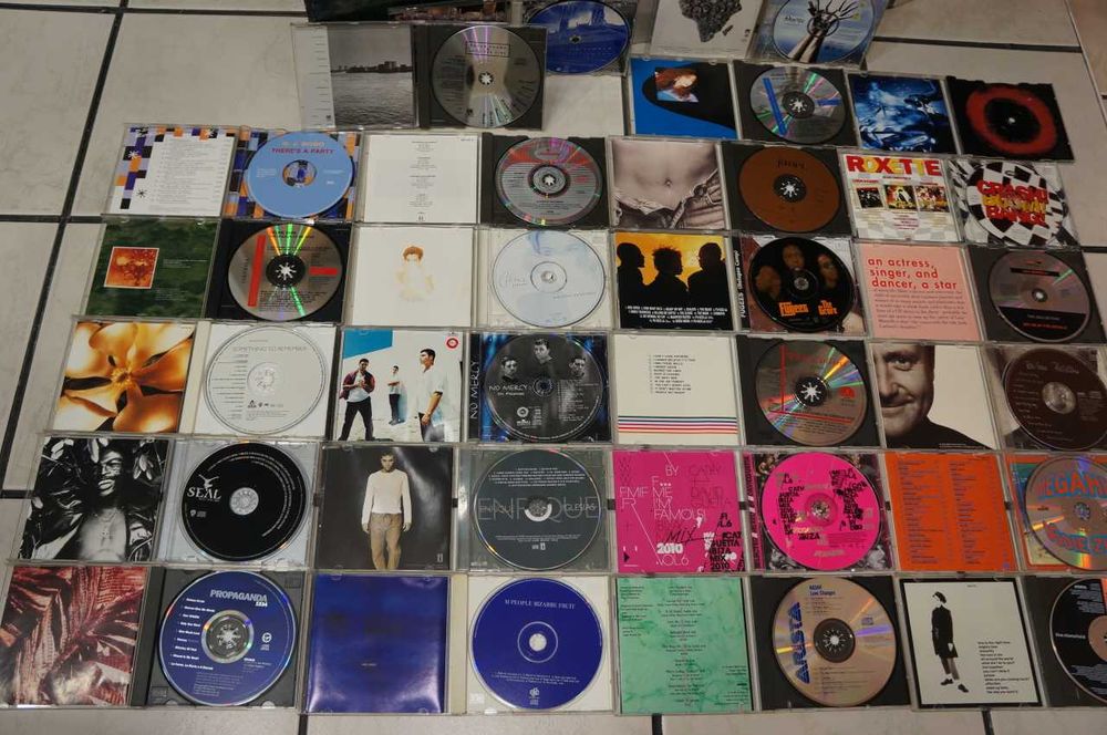 Оригинални използвани компакт дискове