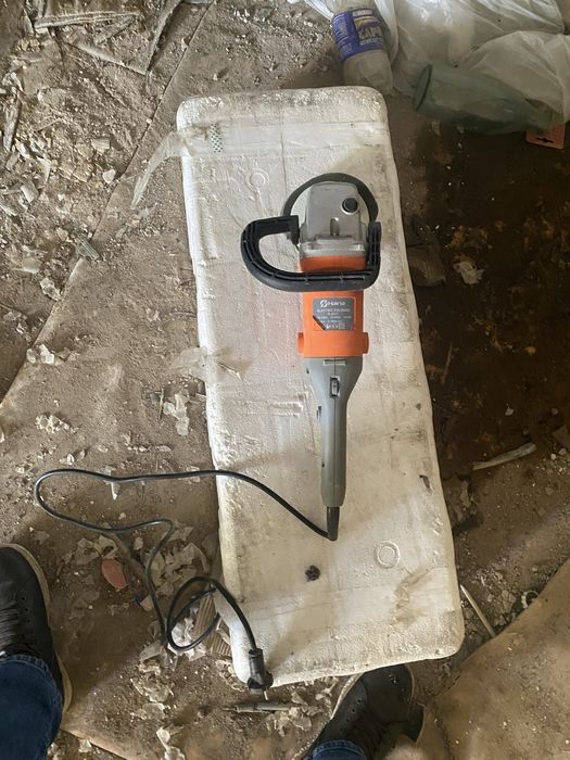 Продам полировочную машинку