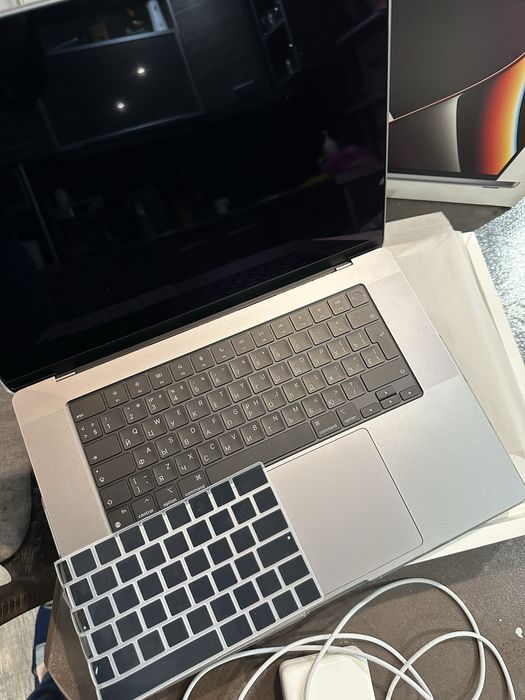Macbook Pro 16 m1 pro 32/512 EAC