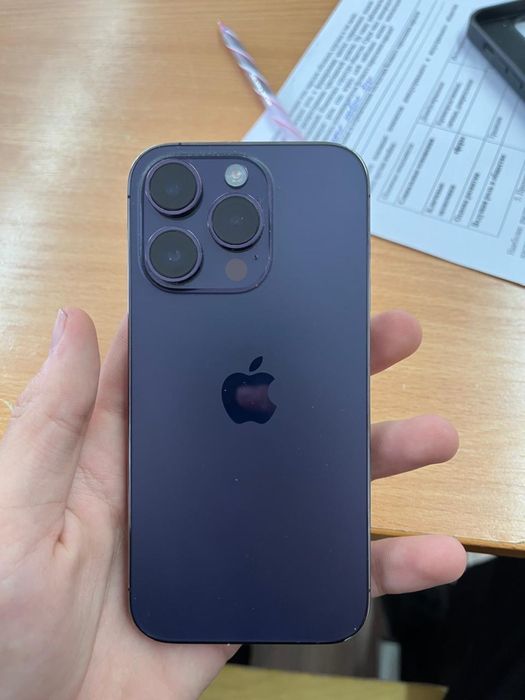 Продам айфон 14 про