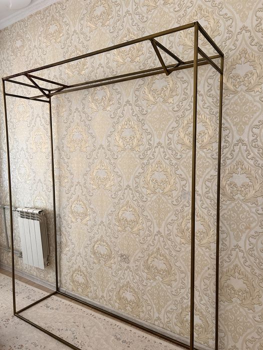 Срочно продается ВЕШАЛКА