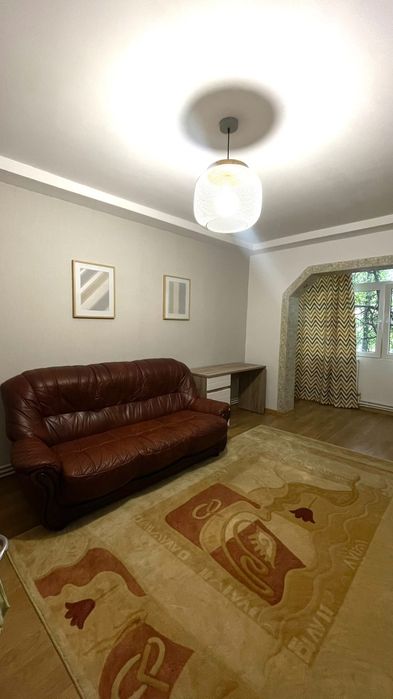 Persoana fizica inchiriz apartament 3 camere zona piata dacia