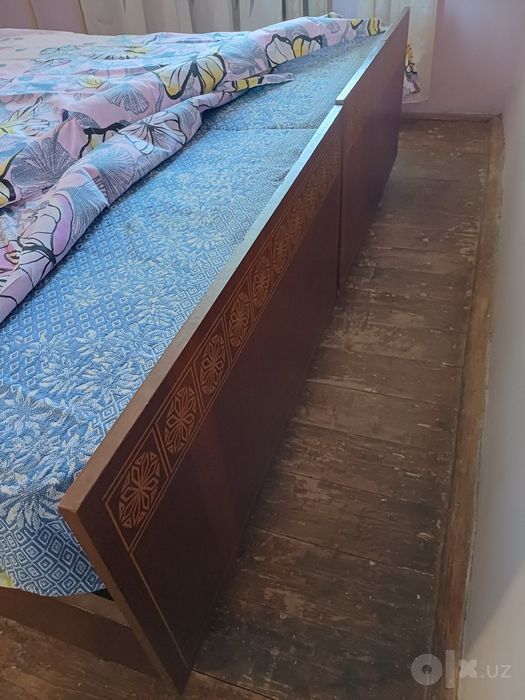 Продам б/у мебель, кровати, холодильник ОРСК