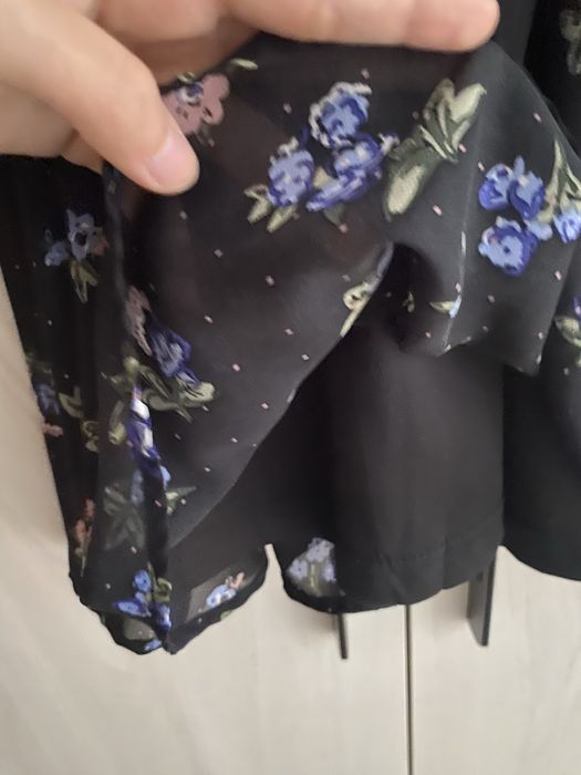 Продаётся платье в цветочках