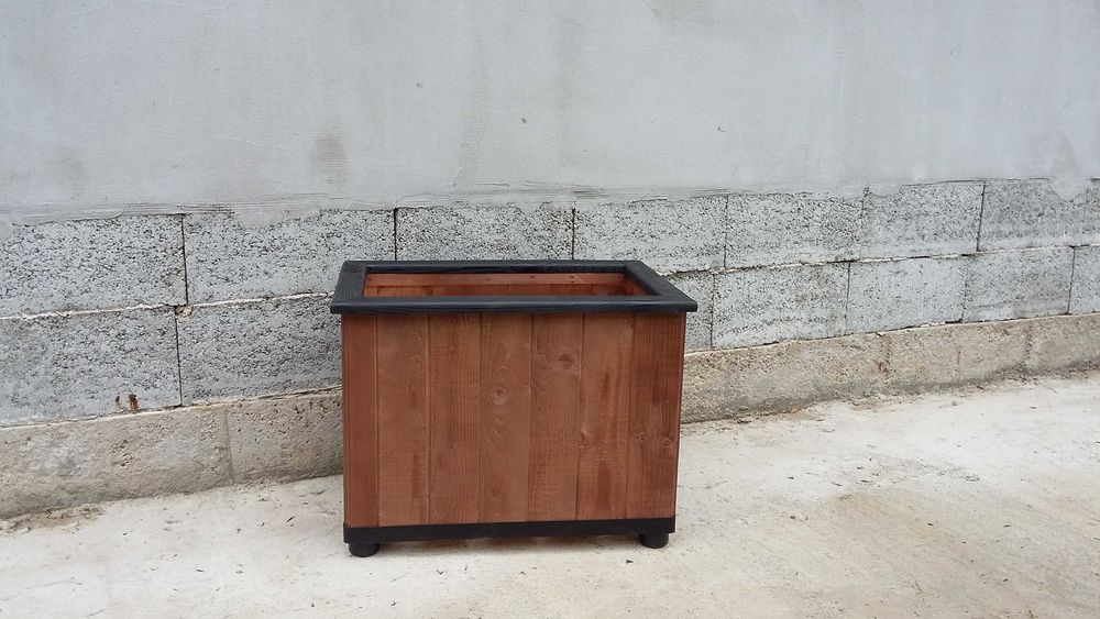 Дървени Кашпи за декорация.