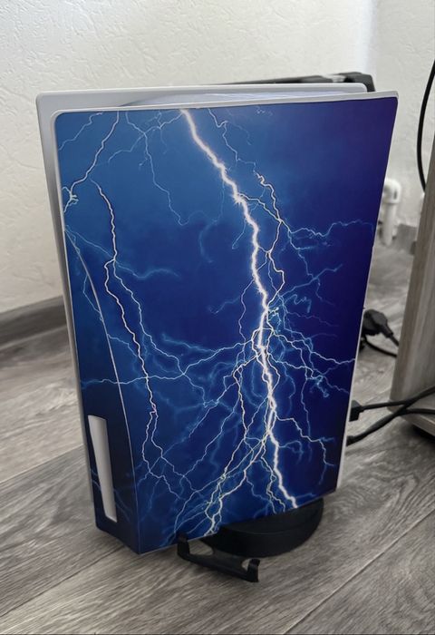 Продам Sony PlayStation 5