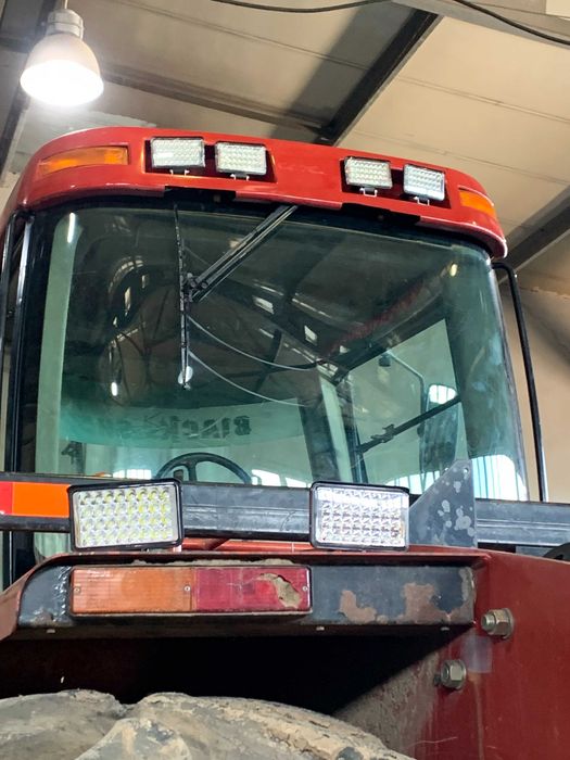 Трактор и посевной комплекс Case