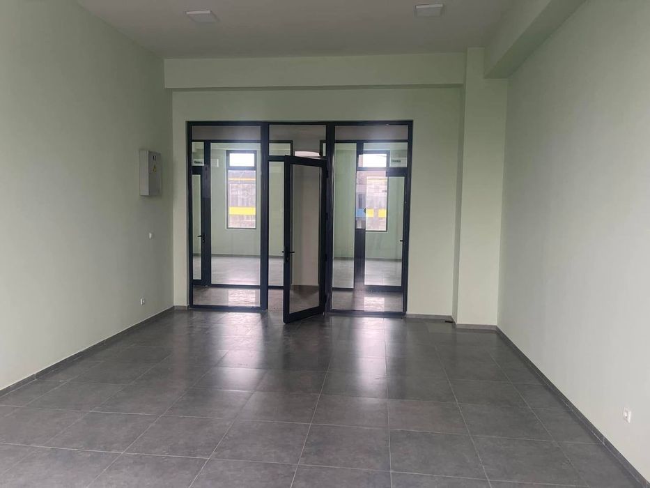 Продаётся магазин Янгихаетский район ИНДЕКС 42кв.м.в центре