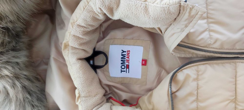 Дамско зимно яке Tommy Jeans