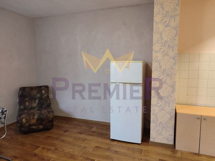 Дава се под наем Двустаен апартамент в Варна, Колхозен пазар - 50 кв.м за 244.8 € - Снимка #2