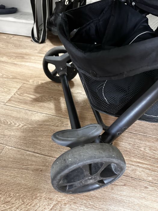 Коляска прогулочная joie