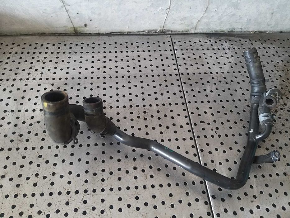 Conducta furtunuri apa 1.6 tdi audi a3 8v 04l121064aq