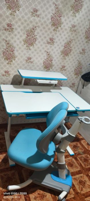 Продам детский стол