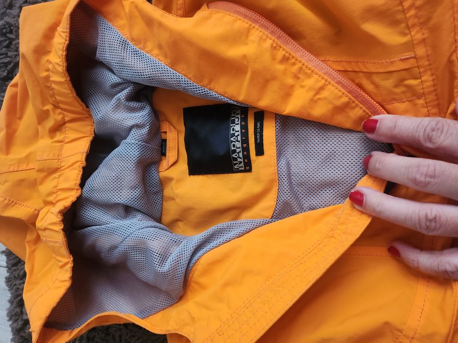Якета Napapijri и Zara