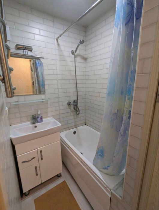 Аренда М.Горкий 4 ком 2 этаж 4 этажка все ест фото реално